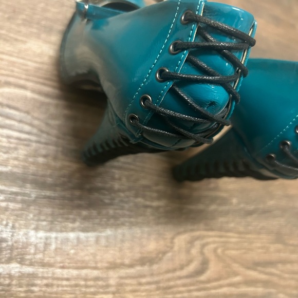 T.U.K size 6 EUC Blue Corset Heels with Stiletto - Picture 8 of 13
